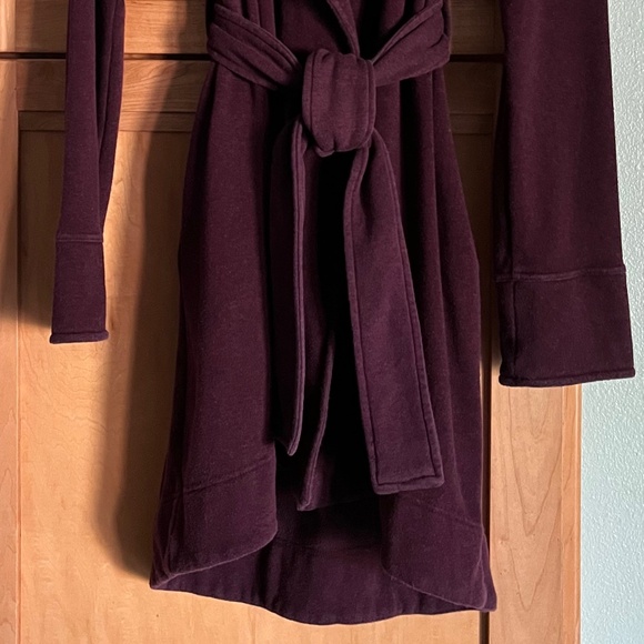 UGG Blanch II Robe In Barely Worn and Gently Laundered Condition Size Small - Picture 4 of 11